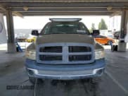 ✅ 2005 Dodge 2500 ST • VIN: 3D7KS26D15G806379 • Lot: 60137585. Wystawiony na Copart z przebiegiem 122 103 mil. Bezpłatny archiwum sprzedaży aukcyjnych z USA i szczegółowy raport historii pojazdu na DreamBid. Zdjęcie 5.