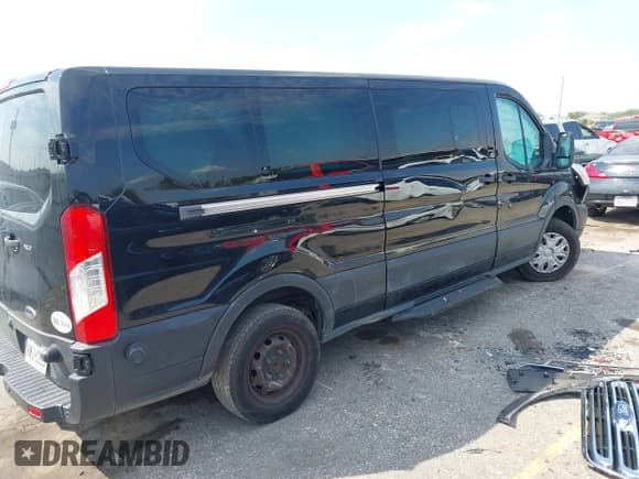 ✅ 2019 Ford Transit Passenger XL • VIN: 1FBZX2YM9KKA80562 • Лот: 43226400. Опубликован ранее на IAAI с пробегом 56 958 миль. Бесплатный доступ к архиву аукционных продаж из США и подробный отчёт об истории автомобиля на DreamBid. Изображение 4.