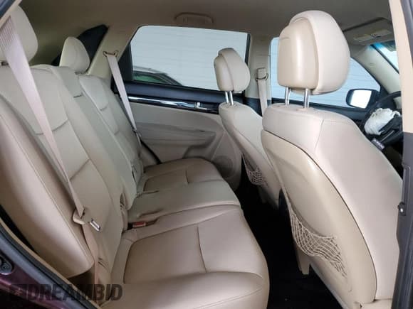 ✅ 2012 Kia Sorento LX • VIN: 5XYKT3A29CG190784 • Lot: 93637575. Wystawiony na Copart z przebiegiem 111 744 mil. Bezpłatny archiwum sprzedaży aukcyjnych z USA i szczegółowy raport historii pojazdu na DreamBid. Zdjęcie 11.