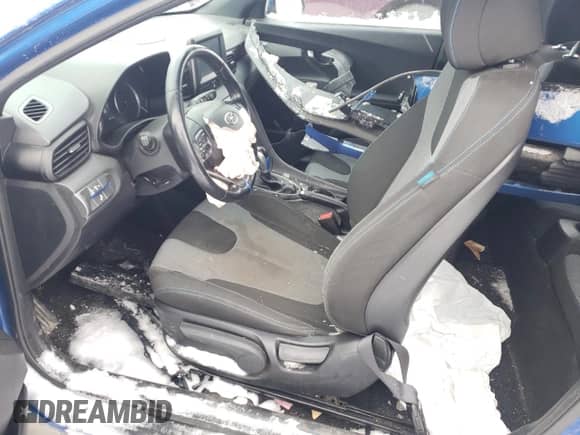 2019 Hyundai Veloster Premium z VIN KMHTG6AF9KU008054, wystawiony jako Copart lot #86195724 z przebiegiem 108 116 mil mil oraz Szkoda całkowita • Salvage title. Historia ofert i sprzedaży dostępna na DreamBid. Obrazek 7.