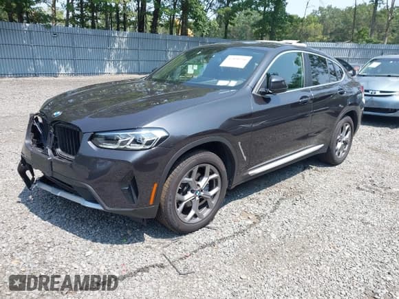 ✅ 2025 BMW X4 xDrive30i • VIN: 5UX33DT02S9035174 • Lot: 42898216. Listed on IAAI with 7,583 mi. Free auction sales archive from the USA and detailed vehicle history report at DreamBid. Image 17.