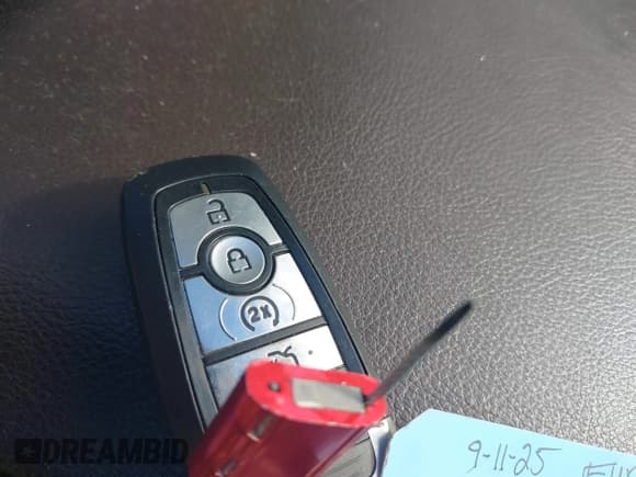 ✅ 2018 Ford F-250 Platinum • VIN: 1FT7W2BT0JEC53615 • Lot: 43334296. Wystawiony na IAAI z przebiegiem 145 766 mil. Bezpłatny archiwum sprzedaży aukcyjnych z USA i szczegółowy raport historii pojazdu na DreamBid. Zdjęcie 11.