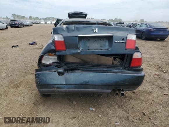 ✅ 1996 Honda Accord EX • VIN: 1HGCD5659TA252282 • Lot: 59697235. Listed on Copart with 141,800 mi. Free auction sales archive from the USA and detailed vehicle history report at DreamBid. Image 6.