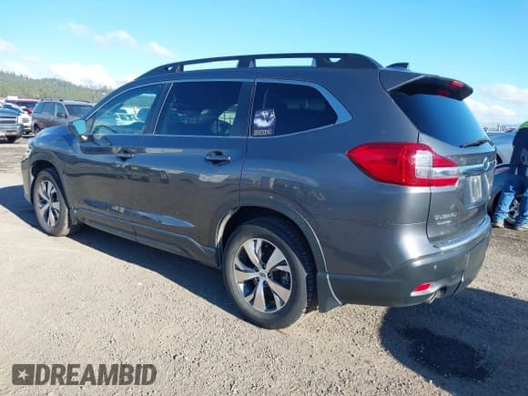 ✅ 2020 Subaru Ascent Premium • VIN: 4S4WMAFD9L3476745 • Lot: 43722968. Listed on IAAI with 78,231 mi. Free auction sales archive from the USA and detailed vehicle history report at DreamBid. Image 3.