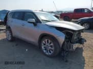 ✅ 2024 Toyota Highlander Hybrid Limited • VIN: 5TDXBRCHXRS637292 • Lot: 43121173. Wystawiony na IAAI z przebiegiem 18 099 mil. Bezpłatny archiwum sprzedaży aukcyjnych z USA i szczegółowy raport historii pojazdu na DreamBid. Zdjęcie 1.