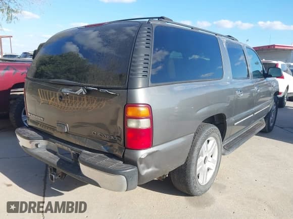 ✅ 2002 Chevrolet Suburban LS • VIN: 1GNEC16Z72J228266 • Lot: 43680783. Listed on IAAI with Not provided. Free auction sales archive from the USA and detailed vehicle history report at DreamBid. Image 4.