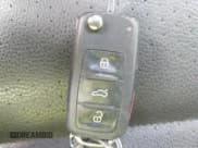 ✅ 2015 Volkswagen Tiguan S • VIN: WVGAV7AXXFW556070 • Lot: 43511119. Wystawiony na IAAI z przebiegiem 140 736 mil. Bezpłatny archiwum sprzedaży aukcyjnych z USA i szczegółowy raport historii pojazdu na DreamBid. Zdjęcie 11.