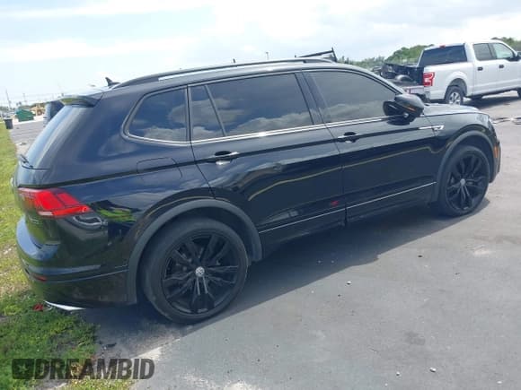 ✅ 2021 Volkswagen Tiguan SE • VIN: 3VV2B7AX9MM065229 • Lot: 42887747. Wystawiony na IAAI z przebiegiem 70 393 mil. Bezpłatny archiwum sprzedaży aukcyjnych z USA i szczegółowy raport historii pojazdu na DreamBid. Zdjęcie 4.