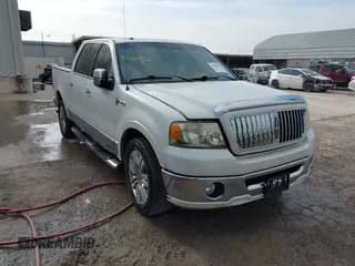 ✅ 2006 Lincoln Mark LT • VIN: 5LTPW16596FJ16175 • Лот: 41580672. Опубликован ранее на IAAI с пробегом Не указан. Бесплатный доступ к архиву аукционных продаж из США и подробный отчёт об истории автомобиля на DreamBid. Изображение 1.