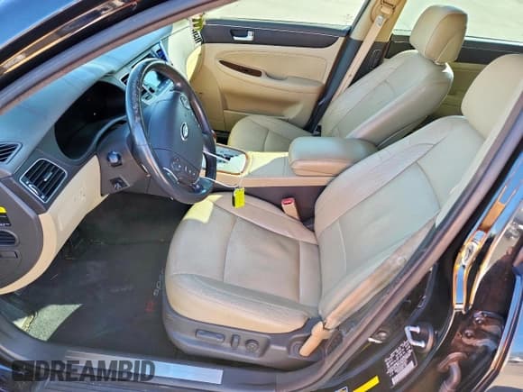 ✅ 2013 Hyundai Genesis 3.8L • VIN: KMHGC4DD2DU239151 • Lot: 90809285. Listed on Copart with 63,127 mi. Free auction sales archive from the USA and detailed vehicle history report at DreamBid. Image 7.