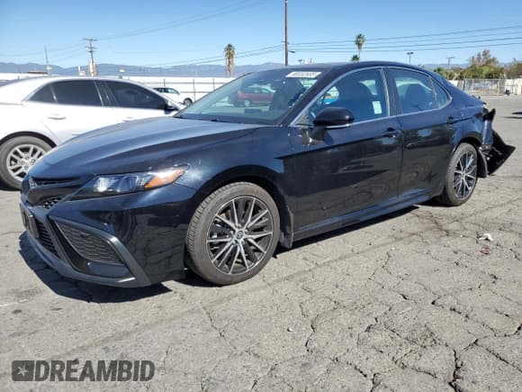 ✅ 2022 Toyota Camry Hybrid SE • VIN: 4T1S31AK4NU583108 • Лот: 90052685. Опубликован ранее на Copart с пробегом 39 074 миль. Бесплатный доступ к архиву аукционных продаж из США и подробный отчёт об истории автомобиля на DreamBid. Изображение 1.