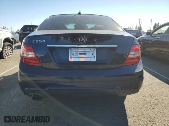 ✅ 2014 Mercedes-Benz C 250 Sport • VIN: WDDGF4HB3EA966490 • Lot: 92062785. Wystawiony na Copart z przebiegiem 183 132 mil. Bezpłatny archiwum sprzedaży aukcyjnych z USA i szczegółowy raport historii pojazdu na DreamBid. Zdjęcie 6.
