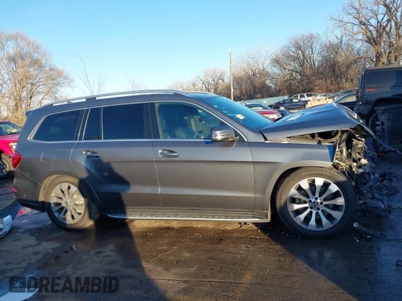 ✅ 2019 Mercedes-Benz GLS 450 • VIN: 4JGDF6EE8KB240066 • Lot: 41145325. Listed on IAAI with 40,977 mi. Free auction sales archive from the USA and detailed vehicle history report at DreamBid. Image 14.