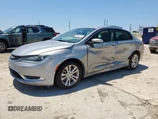 ✅ 2015 Chrysler 200 Limited • VIN: 1C3CCCAG0FN727351 • Лот: 60895215. Опубликован ранее на Copart с пробегом 61 955 миль. Бесплатный доступ к архиву аукционных продаж из США и подробный отчёт об истории автомобиля на DreamBid. Изображение 1.