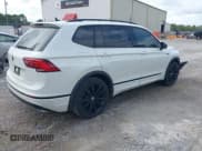 ✅ 2021 Volkswagen Tiguan SE • VIN: 3VV3B7AX5MM047864 • Lot: 43294547. Wystawiony na IAAI z przebiegiem 70 948 mil. Bezpłatny archiwum sprzedaży aukcyjnych z USA i szczegółowy raport historii pojazdu na DreamBid. Zdjęcie 4.