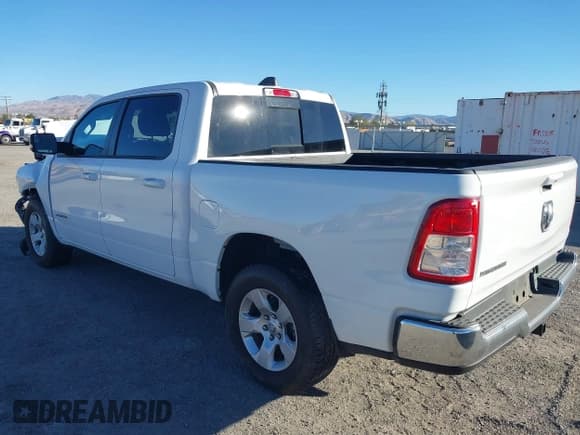 ✅ 2022 Ram 1500 Big Horn • VIN: 1C6RREFG9NN268125 • Lot: 43642225. Wystawiony na IAAI z przebiegiem 69 218 mil. Bezpłatny archiwum sprzedaży aukcyjnych z USA i szczegółowy raport historii pojazdu na DreamBid. Zdjęcie 3.