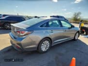 ✅ 2017 Hyundai Sonata SE • VIN: KMHE24L32HA071067 • Lot: 87176445. Listed on Copart with 105,257 mi. Free auction sales archive from the USA and detailed vehicle history report at DreamBid. Image 3.