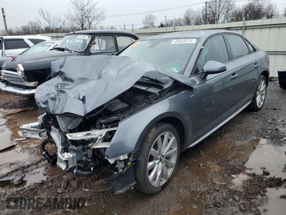 ✅ 2018 Audi A4 • VIN: WAUNNAF45JA148970 • Лот: 49055514. Опубликован ранее на Copart с пробегом 65 935 миль. Бесплатный доступ к архиву аукционных продаж из США и подробный отчёт об истории автомобиля на DreamBid. Изображение 1.