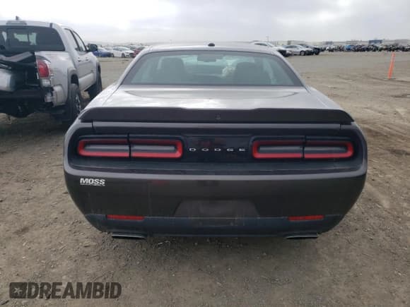 ✅ 2022 Dodge Challenger R/T • VIN: 2C3CDZBT7NH151146 • Lot: 46698844. Wystawiony na Copart z przebiegiem 39 033 mil. Bezpłatny archiwum sprzedaży aukcyjnych z USA i szczegółowy raport historii pojazdu na DreamBid. Zdjęcie 6.