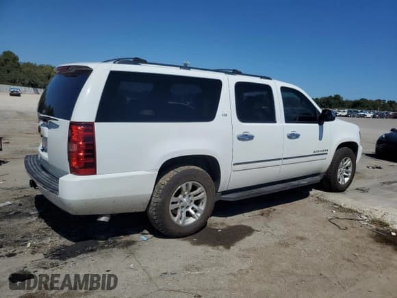 ✅ 2009 Chevrolet Suburban LTZ • VIN: 1GNFC36J29R300643 • Lot: 81653145. Wystawiony na Copart z przebiegiem 213 084 mil. Bezpłatny archiwum sprzedaży aukcyjnych z USA i szczegółowy raport historii pojazdu na DreamBid. Zdjęcie 3.