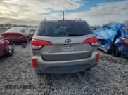 ✅ 2014 Kia Sorento LX • VIN: 5XYKT4A68EG435909 • Lot: 92684285. Listed on Copart with 251,910 mi. Free auction sales archive from the USA and detailed vehicle history report at DreamBid. Image 6.