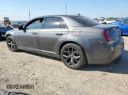 ✅ 2021 Chrysler 300 S • VIN: 2C3CCABGXMH585504 • Лот: 71813585. Опубликован ранее на Copart с пробегом 102 298 миль. Бесплатный доступ к архиву аукционных продаж из США и подробный отчёт об истории автомобиля на DreamBid. Изображение 2.