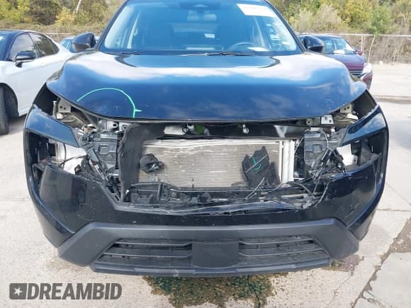 ✅ 2025 Nissan Rogue SV • VIN: 5N1BT3BB8SC800672 • Lot: 43704354. Listed on IAAI with 27,300 mi. Free auction sales archive from the USA and detailed vehicle history report at DreamBid. Image 6.