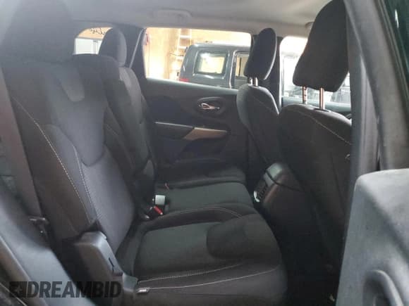 ✅ 2017 Jeep Cherokee 75th Anniversary Edition • VIN: 1C4PJMCB0HW657518 • Lot: 70819575. Wystawiony na Copart z przebiegiem 168 897 mil. Bezpłatny archiwum sprzedaży aukcyjnych z USA i szczegółowy raport historii pojazdu na DreamBid. Zdjęcie 11.