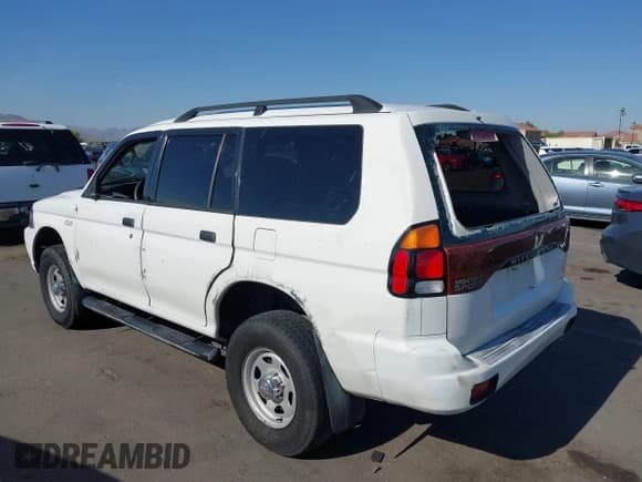 ✅ 2003 Mitsubishi Montero Sport ES • VIN: JA4LS21HX3J018795 • Lot: 42889410. Wystawiony na IAAI z przebiegiem 161 383 mil. Bezpłatny archiwum sprzedaży aukcyjnych z USA i szczegółowy raport historii pojazdu na DreamBid. Zdjęcie 3.