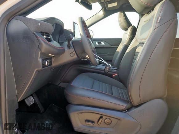 ✅ 2025 Ford Explorer ST-Line • VIN: 1FMUK7KH8SGA16315 • Lot: 68359905. Wystawiony na Copart z przebiegiem 4 489 mil. Bezpłatny archiwum sprzedaży aukcyjnych z USA i szczegółowy raport historii pojazdu na DreamBid. Zdjęcie 7.