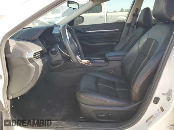 ✅ 2023 Nissan Altima SR • VIN: 1N4BL4CW9PN354836 • Lot: 82003495. Wystawiony na Copart z przebiegiem 29 926 mil. Bezpłatny archiwum sprzedaży aukcyjnych z USA i szczegółowy raport historii pojazdu na DreamBid. Zdjęcie 7.