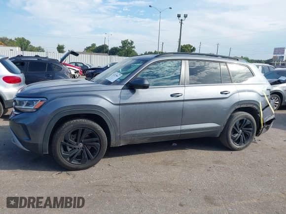 ✅ 2023 Volkswagen Atlas SE • VIN: 1V2WR2CA3PC536335 • Lot: 43329067. Wystawiony na IAAI z przebiegiem 46 910 mil. Bezpłatny archiwum sprzedaży aukcyjnych z USA i szczegółowy raport historii pojazdu na DreamBid. Zdjęcie 14.