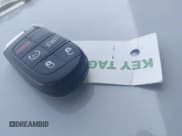 ✅ 2018 Chrysler 300 Limited • VIN: 2C3CCAEG9JH291972 • Lot: 43315232. Wystawiony na IAAI z przebiegiem 71 623 mil. Bezpłatny archiwum sprzedaży aukcyjnych z USA i szczegółowy raport historii pojazdu na DreamBid. Zdjęcie 11.