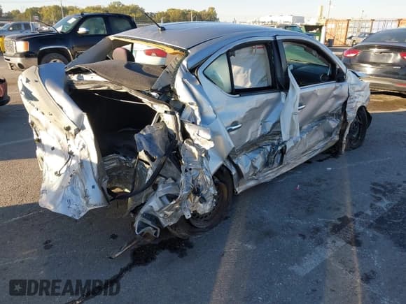 ✅ 2018 Nissan Versa SV • VIN: 3N1CN7AP5JK438187 • Lot: 43516426. Listed on IAAI with Not provided. Free auction sales archive from the USA and detailed vehicle history report at DreamBid. Image 4.