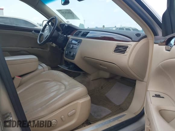 ✅ 2009 Buick Lucerne CXL-5 • VIN: 1G4HD57M39U132152 • Lot: 42445201. Listed on IAAI with 179,161 mi. Free auction sales archive from the USA and detailed vehicle history report at DreamBid. Image 5.