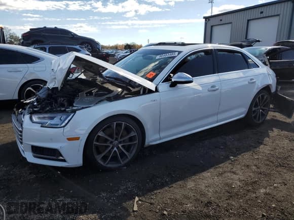 ✅ 2018 Audi S4 Premium Plus • VIN: WAUB4AF45JA115943 • Лот: 90483485. Опубликован ранее на Copart с пробегом Не указан. Бесплатный доступ к архиву аукционных продаж из США и подробный отчёт об истории автомобиля на DreamBid. Изображение 1.