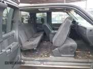 ✅ 2000 Chevrolet Silverado 1500 LS • VIN: 2GCEC19T5Y1122725 • Лот: 43815165. Опубликован ранее на IAAI с пробегом 352 070 миль. Бесплатный доступ к архиву аукционных продаж из США и подробный отчёт об истории автомобиля на DreamBid. Изображение 8.