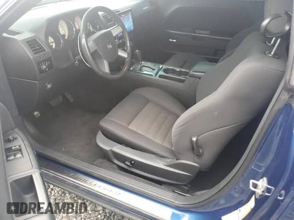 2010 Dodge Challenger R/T Classic с VIN 2B3CJ5DT4AH283822, выставлен на аукционе Copart как лот 71835214 с пробегом 118 390 миль миль и Чистый • Clean title. История ставок и продаж доступна на DreamBid. Изображение 8.