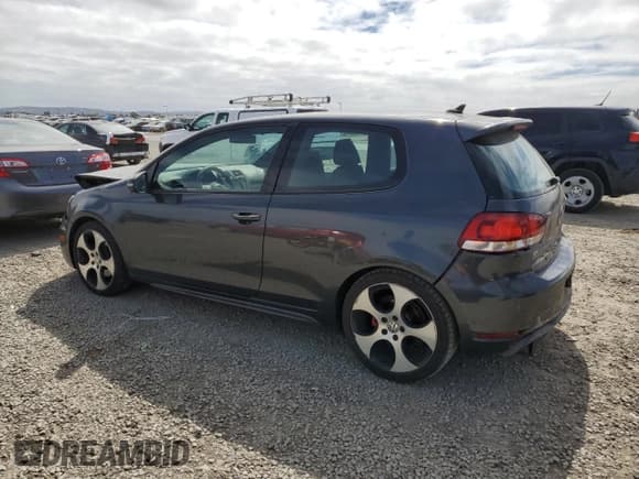 ✅ 2011 Volkswagen Golf GTI PZEV • VIN: WVWFD7AJ2BW312013 • Лот: 53571175. Опубликован ранее на Copart с пробегом 110 403 миль. Бесплатный доступ к архиву аукционных продаж из США и подробный отчёт об истории автомобиля на DreamBid. Изображение 2.