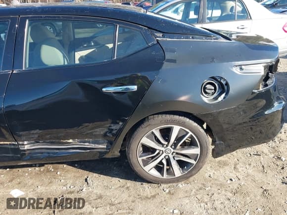 ✅ 2019 Nissan Maxima Platinum • VIN: 1N4AA6AV0KC379524 • Лот: 40862758. Опубликован ранее на IAAI с пробегом 74 145 миль. Бесплатный доступ к архиву аукционных продаж из США и подробный отчёт об истории автомобиля на DreamBid. Изображение 6.