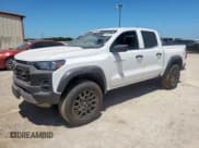 ✅ 2024 Chevrolet Colorado 4WD Trail Boss • VIN: 1GCPTEEK8R1193700 • Лот: 65854785. Опубликован ранее на Copart с пробегом 28 856 миль. Бесплатный доступ к архиву аукционных продаж из США и подробный отчёт об истории автомобиля на DreamBid. Изображение 1.