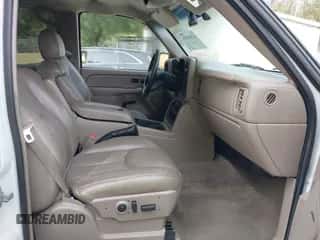 2004 Chevrolet Silverado 1500 Z71 z VIN 2GCEK13T941322075, wystawiony jako IAAI lot #43544851 z przebiegiem 249 015 mil mil oraz . Historia ofert i sprzedaży dostępna na DreamBid. Obrazek 5.