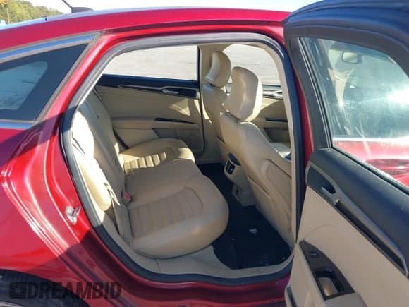 ✅ 2015 Ford Fusion SE • VIN: 3FA6P0H92FR232736 • Lot: 43399016. Listed on IAAI with 170,658 mi. Free auction sales archive from the USA and detailed vehicle history report at DreamBid. Image 8.