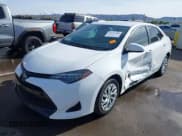 ✅ 2019 Toyota Corolla LE • VIN: 5YFBURHE7KP858544 • Lot: 43697540. Wystawiony na IAAI z przebiegiem 34 566 mil. Bezpłatny archiwum sprzedaży aukcyjnych z USA i szczegółowy raport historii pojazdu na DreamBid. Zdjęcie 2.