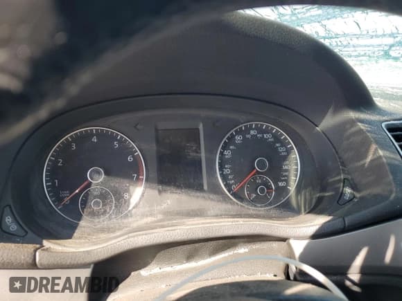 ✅ 2015 Volkswagen Passat S • VIN: 1VWAS7A39FC110212 • Лот: 90086945. Опубликован ранее на Copart с пробегом Не указан. Бесплатный доступ к архиву аукционных продаж из США и подробный отчёт об истории автомобиля на DreamBid. Изображение 9.