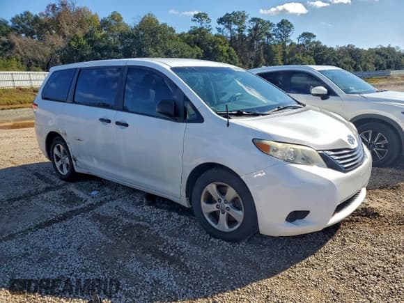 ✅ 2011 Toyota Sienna • VIN: 5TDZK3DC2BS050762 • Lot: 95861035. Listed on Copart with 188,769 mi. Free auction sales archive from the USA and detailed vehicle history report at DreamBid. Image 4.