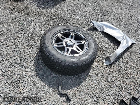 ✅ 2018 Toyota Tundra SR5 • VIN: 5TFEY5F1XJX230343 • Лот: 62819685. Опубликован ранее на Copart с пробегом 156 807 миль. Бесплатный доступ к архиву аукционных продаж из США и подробный отчёт об истории автомобиля на DreamBid. Изображение 12.