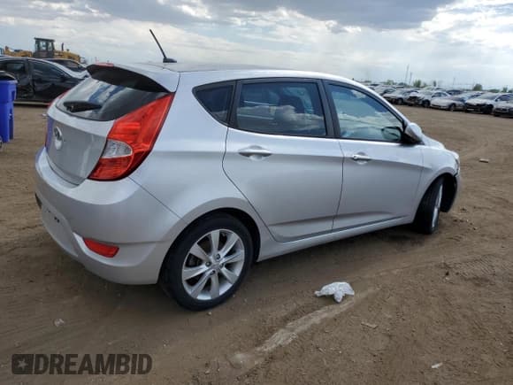 ✅ 2013 Hyundai Accent SE • VIN: KMHCU5AE4DU067560 • Лот: 67347774. Опубликован ранее на Copart с пробегом 46 044 миль. Бесплатный доступ к архиву аукционных продаж из США и подробный отчёт об истории автомобиля на DreamBid. Изображение 3.