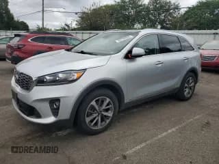✅ 2019 Kia Sorento EX • VIN: 5XYPHDA55KG463743 • Лот: 69792955. Опубликован ранее на Copart с пробегом 144 910 миль. Бесплатный доступ к архиву аукционных продаж из США и подробный отчёт об истории автомобиля на DreamBid. Изображение 1.