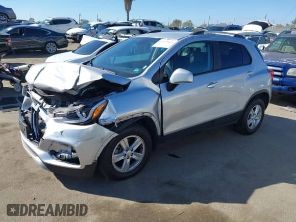 ✅ 2021 Chevrolet Trax LT • VIN: KL7CJPSM6MB372548 • Lot: 43425815. Listed on IAAI with 75,194 mi. Free auction sales archive from the USA and detailed vehicle history report at DreamBid. Image 2.